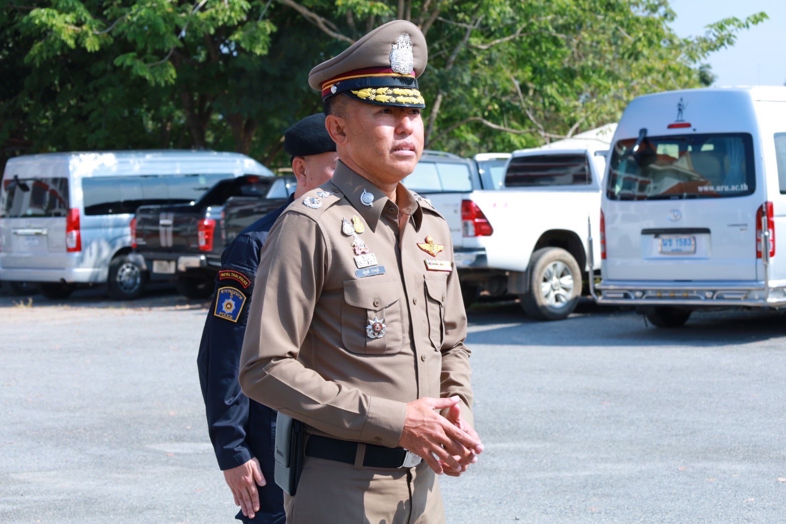 พล.ต.ต.ณัฐวุฒิ ภาคภูมิ รอง ผบช.ภ.6 ร่วมปล่อยแถวเจ้าหน้าที่ชุดปฏิบัติการควบคุมฝูงชน ในการออกปฏิบัติหน้าที่รักษาความปลอดภัย นาย เศรษฐา ทวีสิน นายกรัฐมนตรี