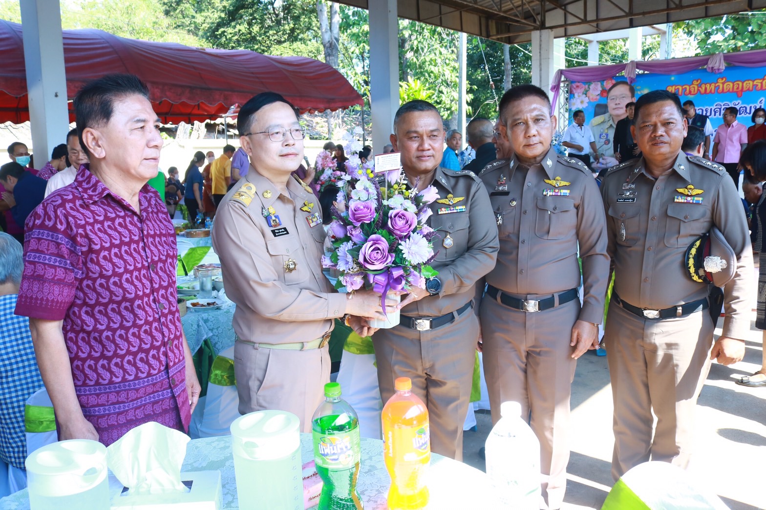 พล.ต.ต.สุทธิพงศ์ เป๊กทอง ผบก.ภ.จว.อุตรดิตถ์  ร่วมต้อนรับและแสดงความยินดี กับนายศิริวัฒน์ บุปผาเจริญ ผู้ว่าราชการจังหวัดอุตรดิตถ์ เนื่องในการเดินทางมารับตำแหน่งใหม่ ณ จวนผู้ว่าราชการ อ.เมือง จ.อุตรดิตถ์